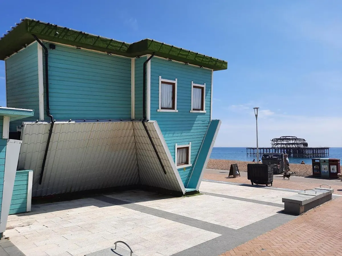 99 Steps To The Sea Apartment Brighton